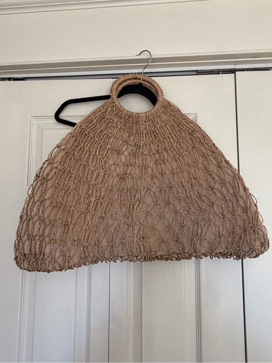 Handbags - Woven Round-Handle Tote Bag in Beige